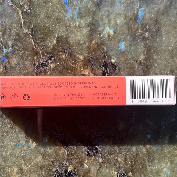 Flor de Madera eau de parfum travel spray - Picture 2 of 4